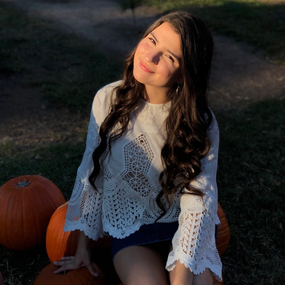 Meet your Posher, Demari